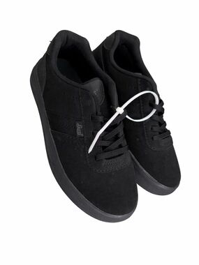 Men's Black Suede Skate Sneakers